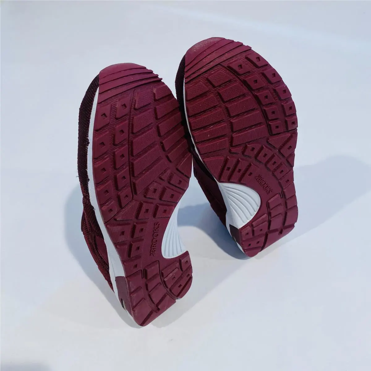 Brooks shoes - Red 2
