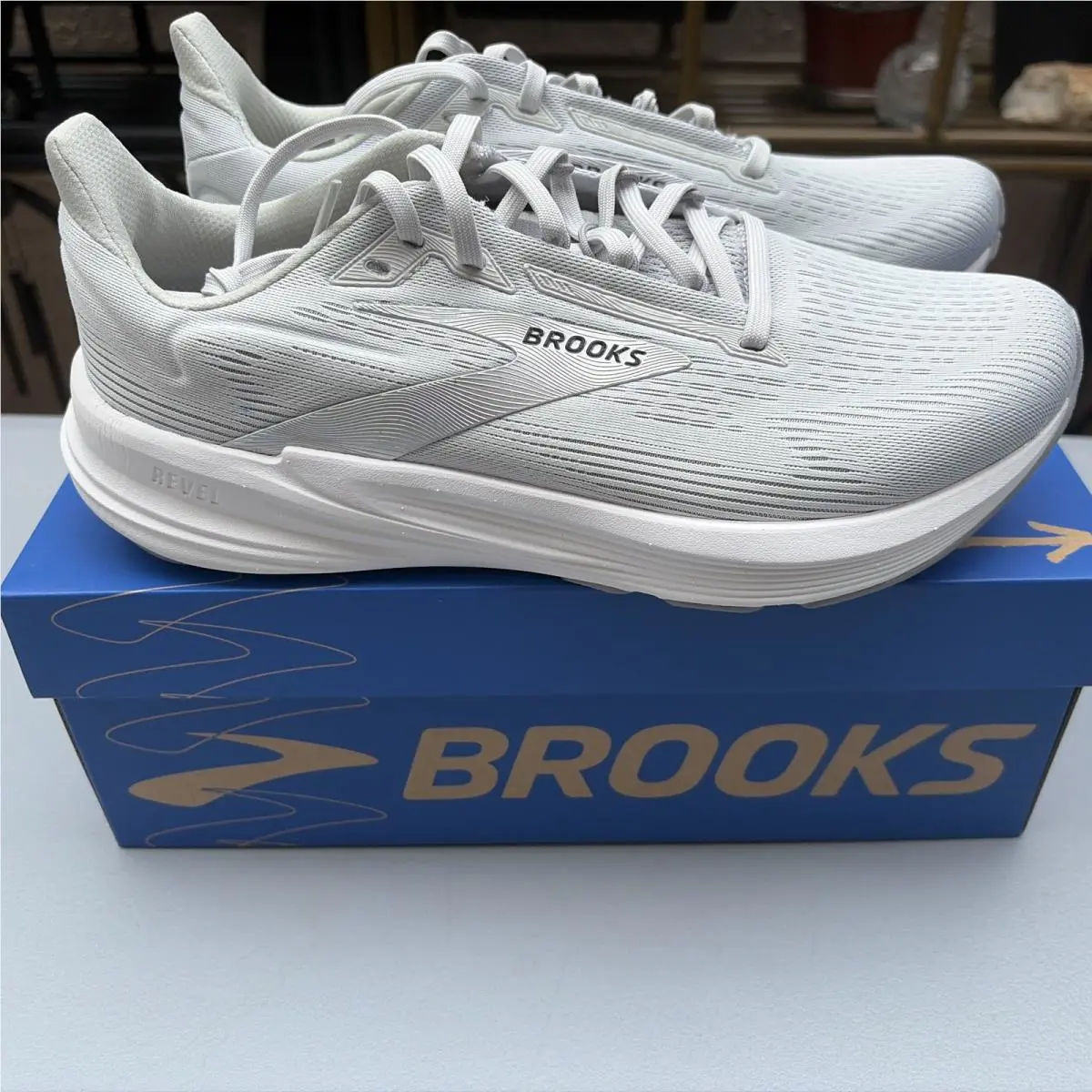 Brooks shoes - Brooks Revel 8 - Revel - Silver 3