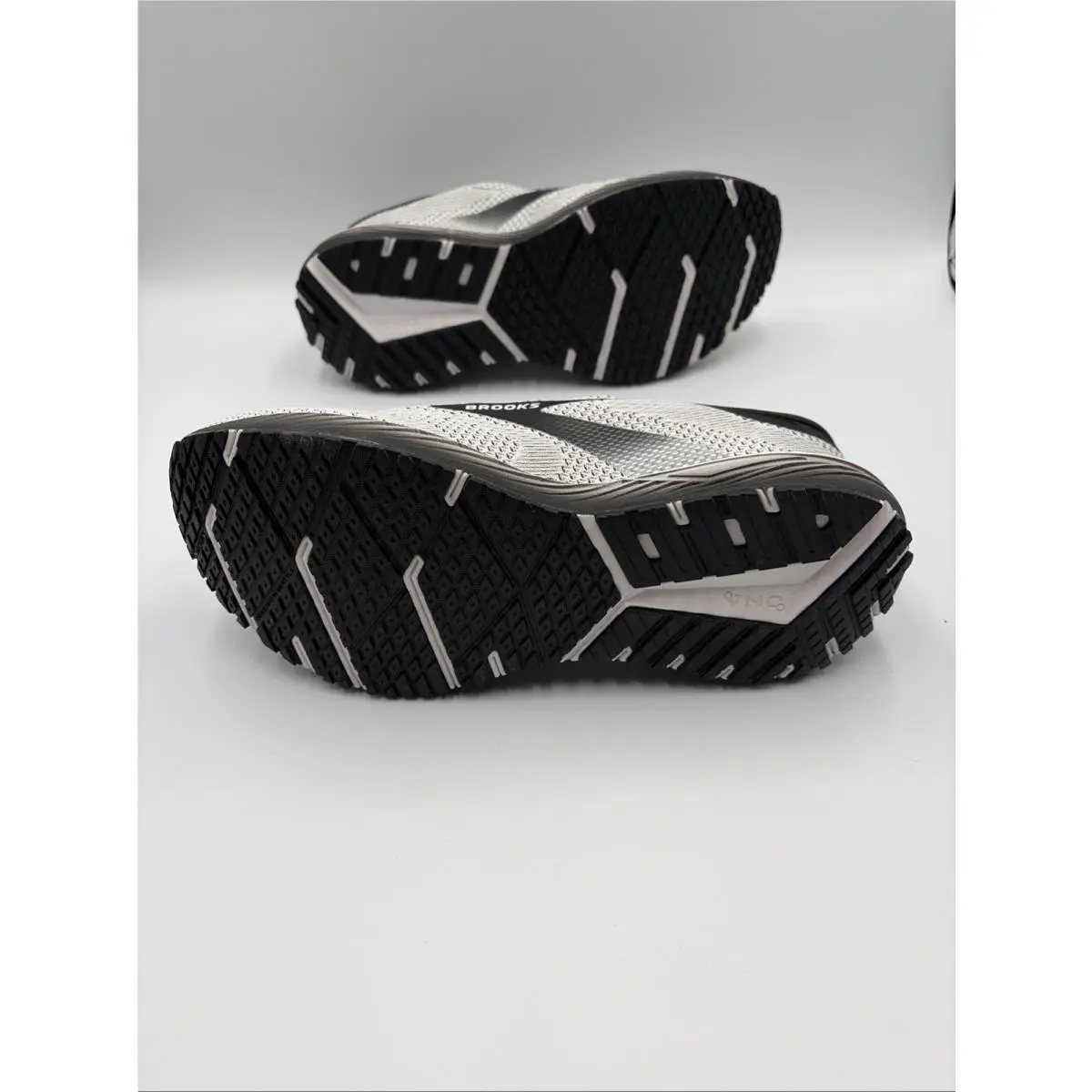 Brooks shoes - Brooks Revel 7 - Revel - White/Black (UPC: 195394519815) 2