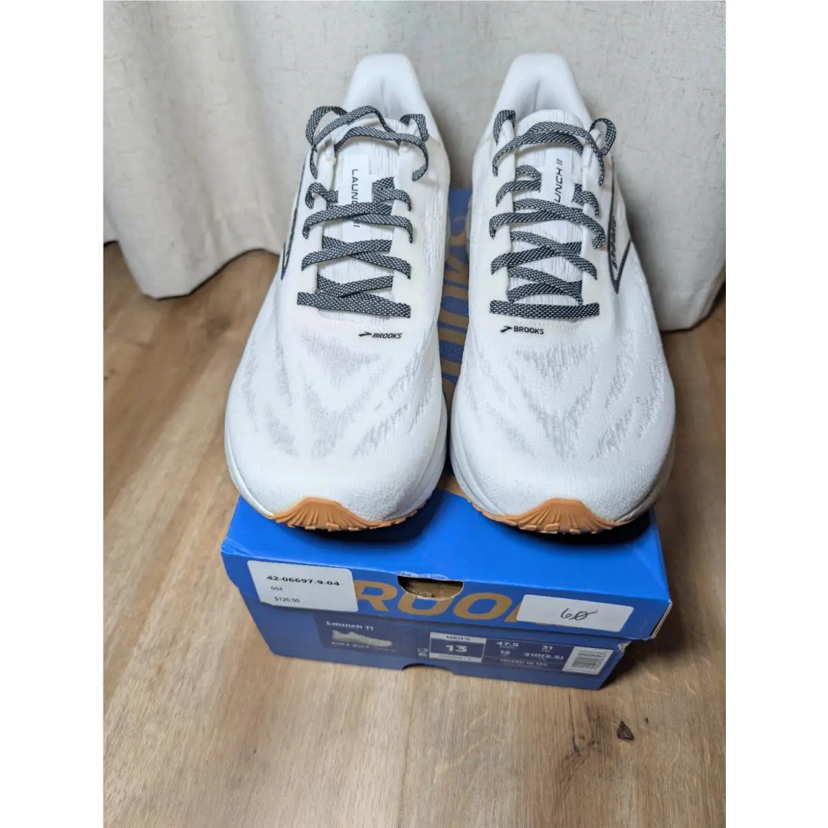 Brooks shoes - Brooks Launch 11 - Launch - White 1