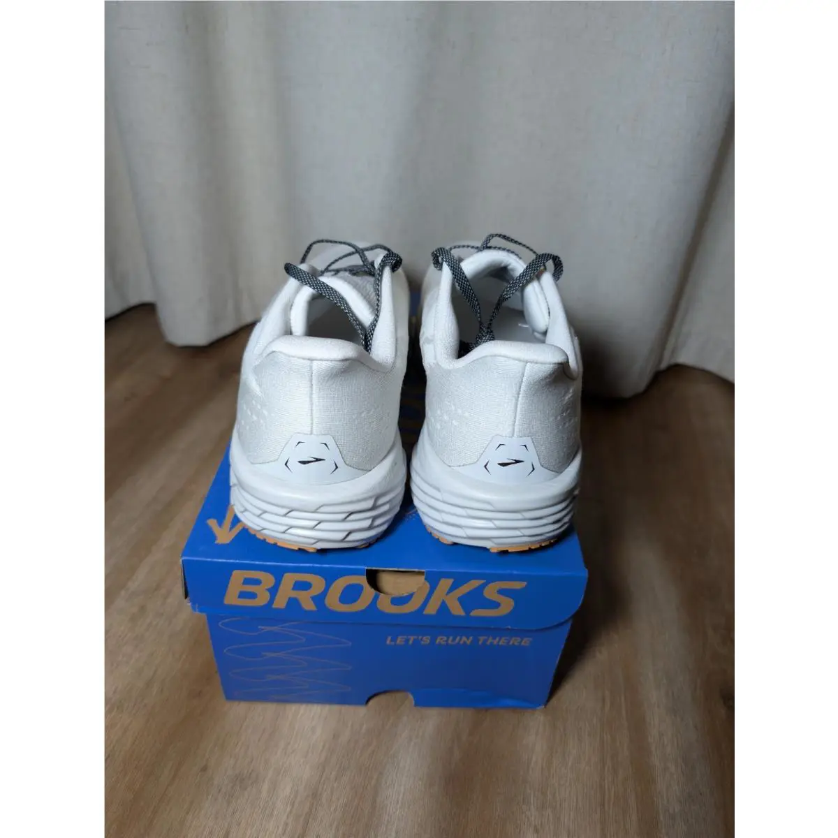 Brooks shoes - Brooks Launch 11 - Launch - White 2