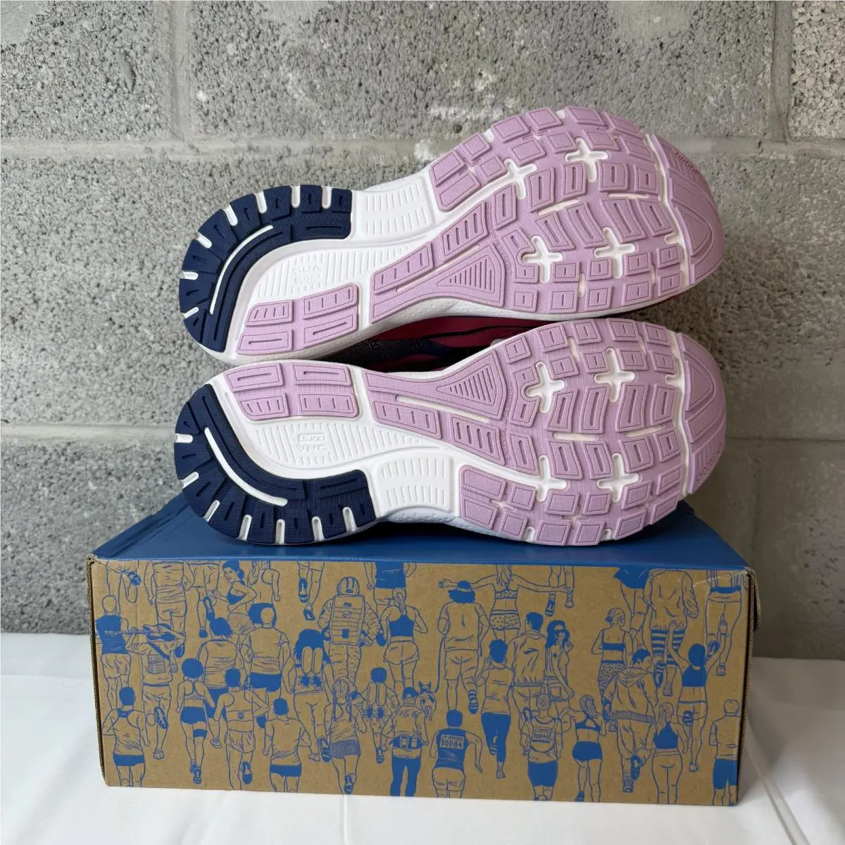 Brooks shoes - Brooks Trace 3 - Trace - 1204011b674 - Pink 2