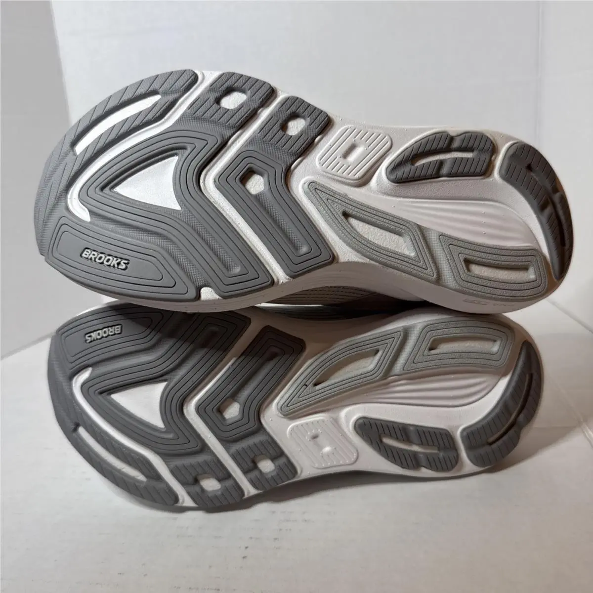 Brooks shoes - Brooks Revel 8 - Revel - 120456-1B-086 - Gray (UPC: 0195394685510) 3