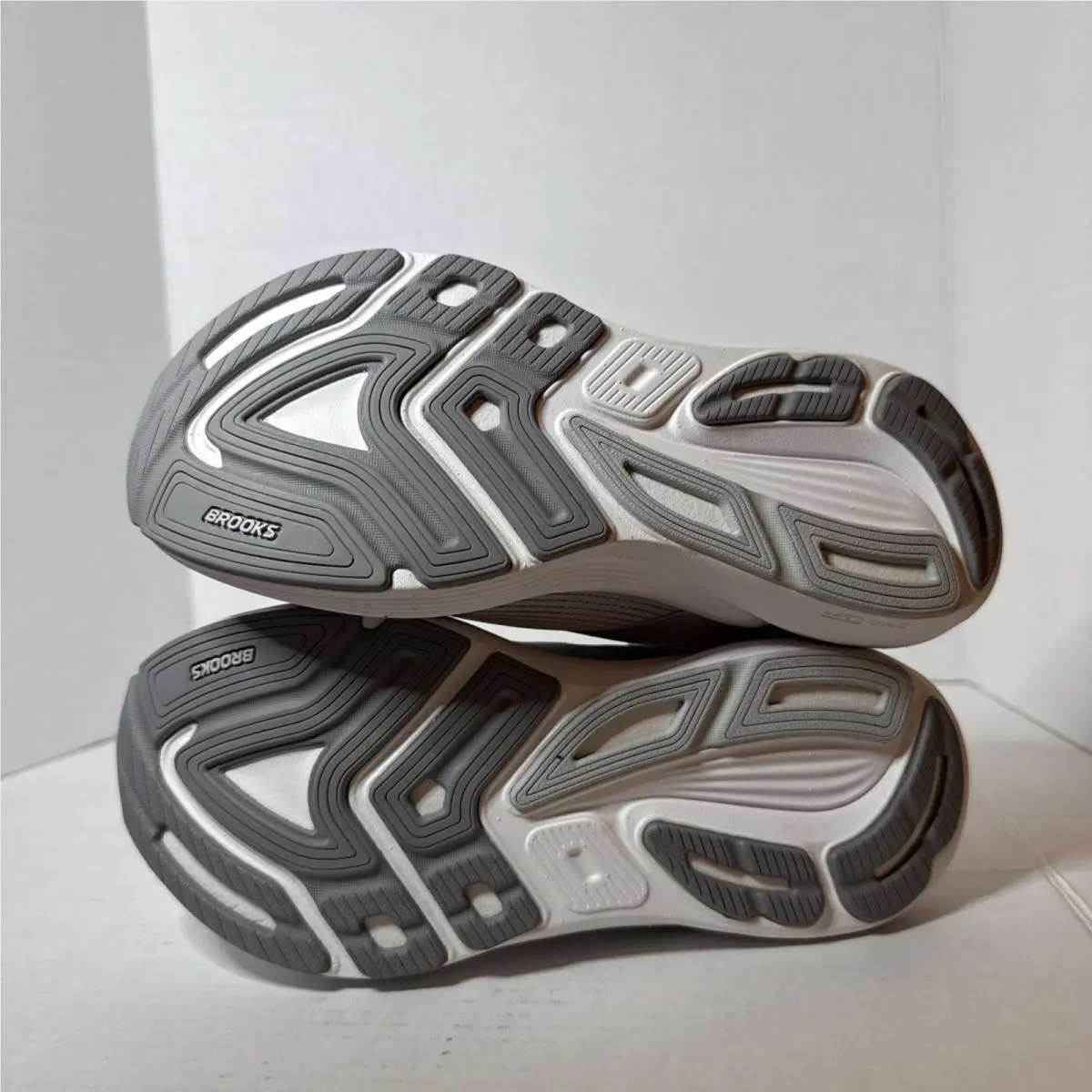 Brooks shoes - Brooks Revel 8 - Revel - 120456-1B-086 - Gray (UPC: 0195394685510) 4