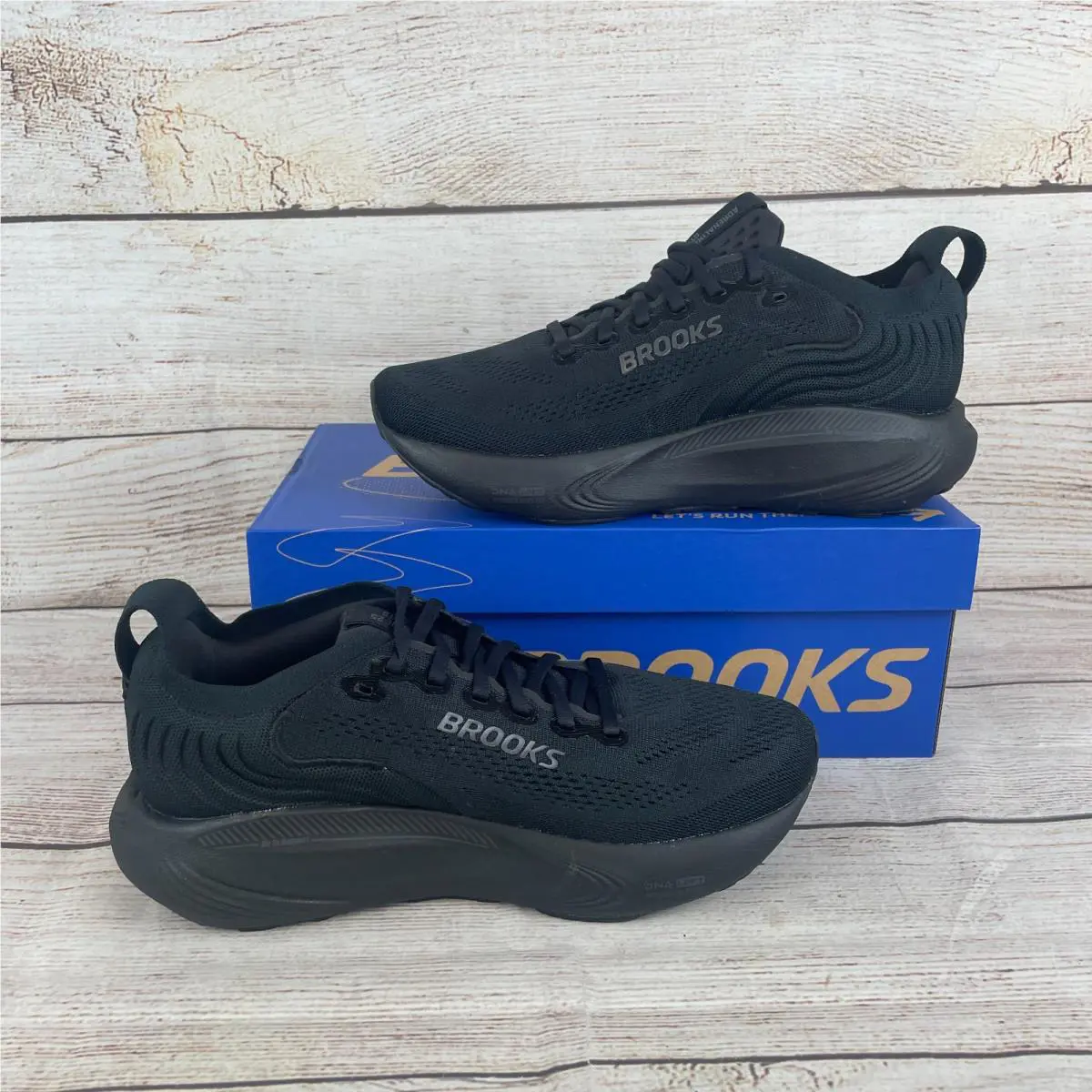 Brooks shoes - Black (UPC: 195394664706) 0