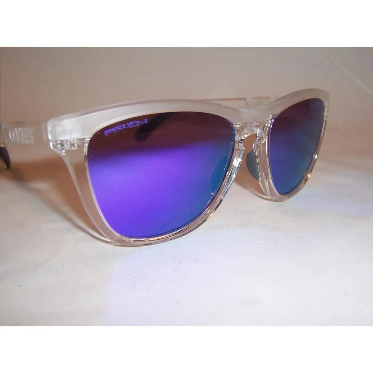 Oakley Sunglasses Frogskins Range OO9284-12 Clear/violet 9284