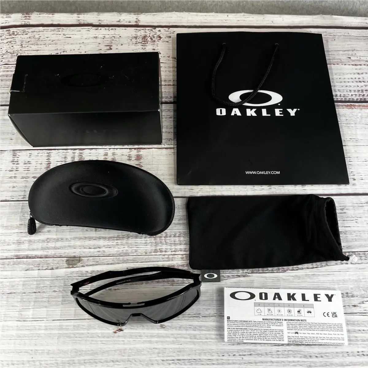 Sunglasses Sutro Lite Prizm Polished Black Lens Black Frame Complete by Oakley
