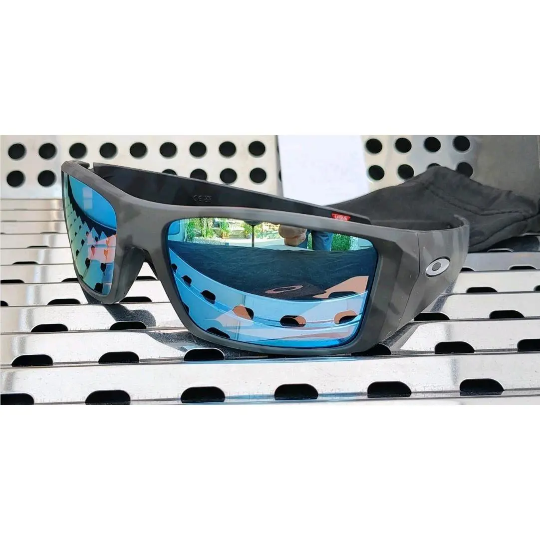 Oakley Heliostat 9231-0561 Sunglasses Black Camo w/ Prizm Deep h2o Polarized