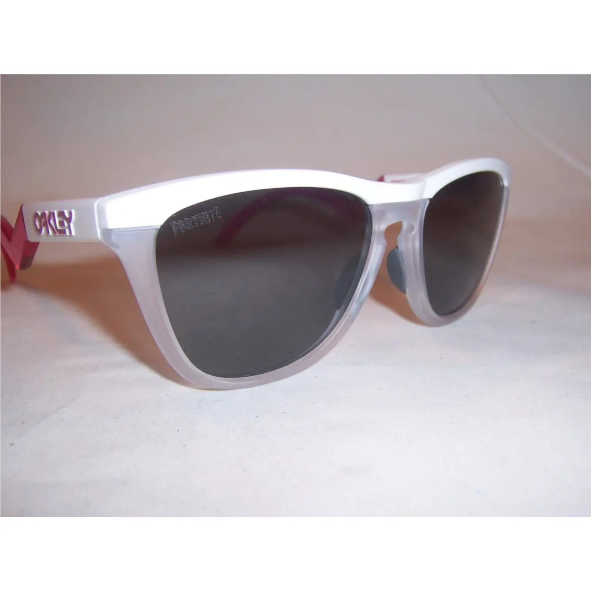 Sunglasses Frogskins Hybird OO9289-10 Matte White/black by Oakley