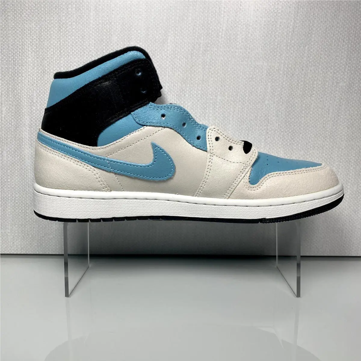 Nike shoes - Air Jordan 1 Mid SE - IM6567-121 - Blue 2