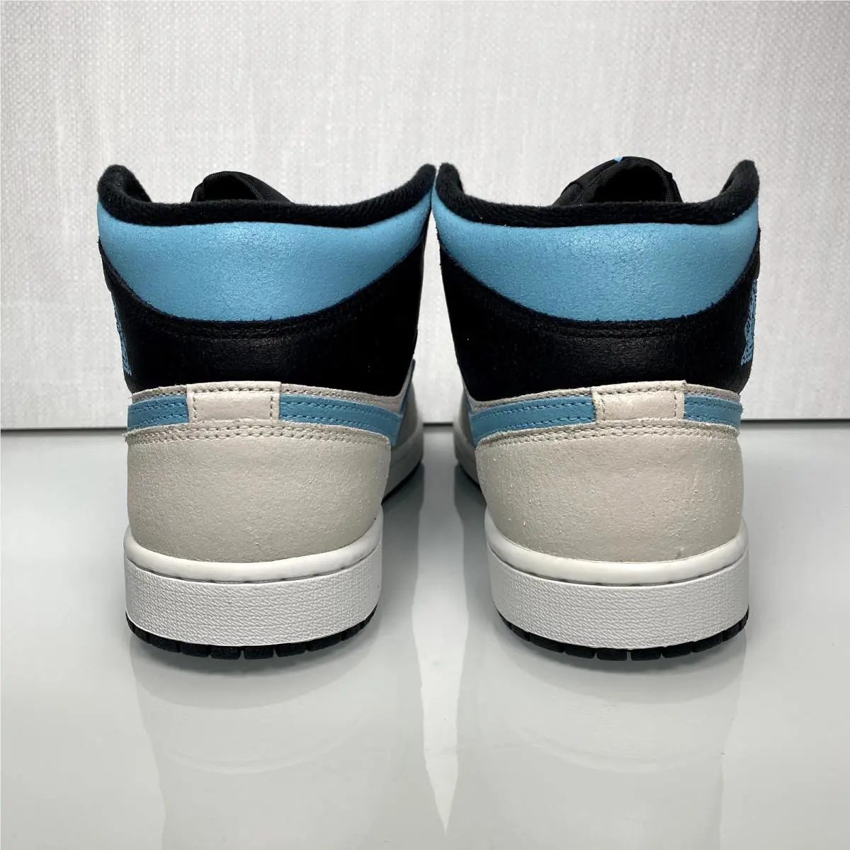 Nike shoes - Air Jordan 1 Mid SE - IM6567-121 - Blue 4