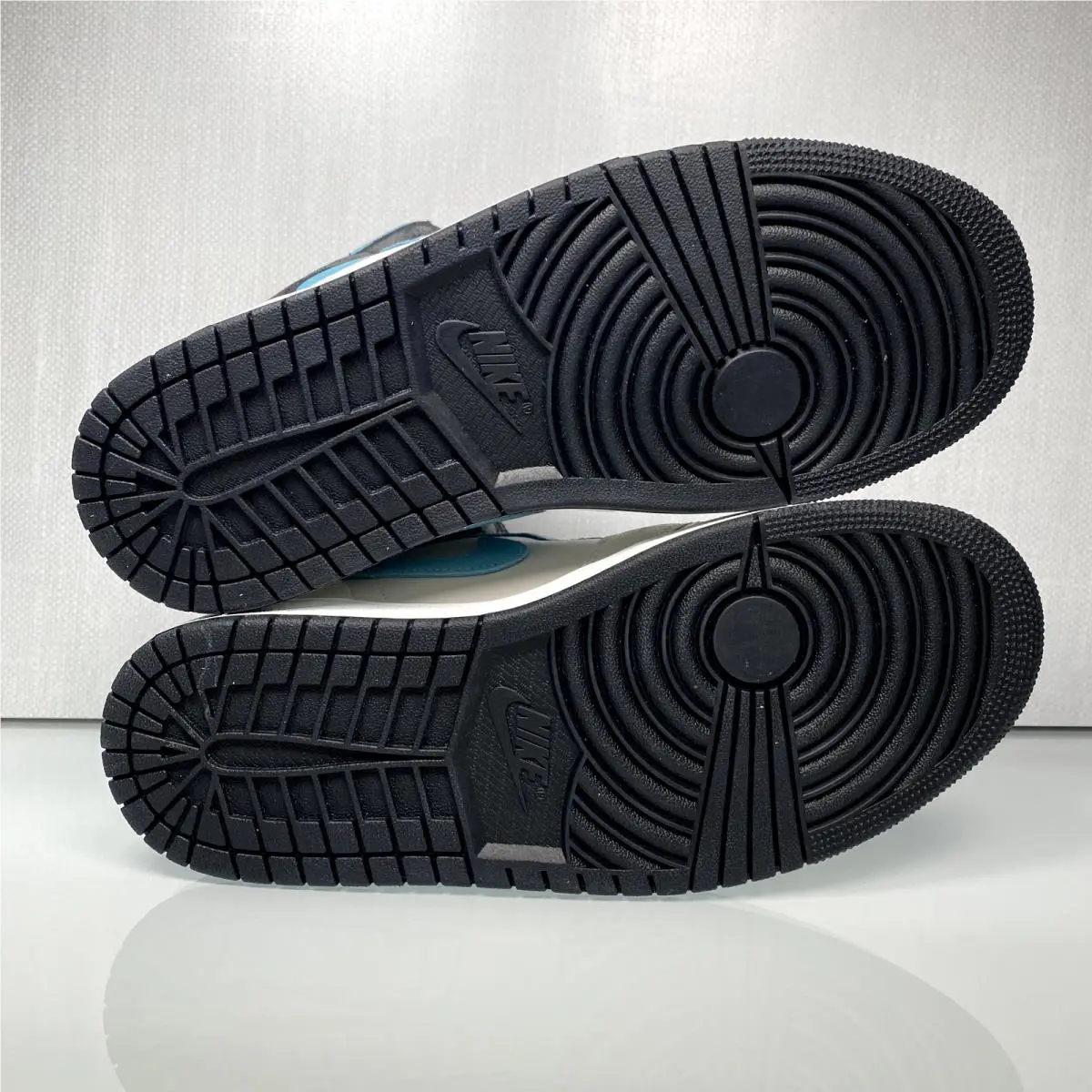 Nike shoes - Air Jordan 1 Mid SE - IM6567-121 - Blue 19