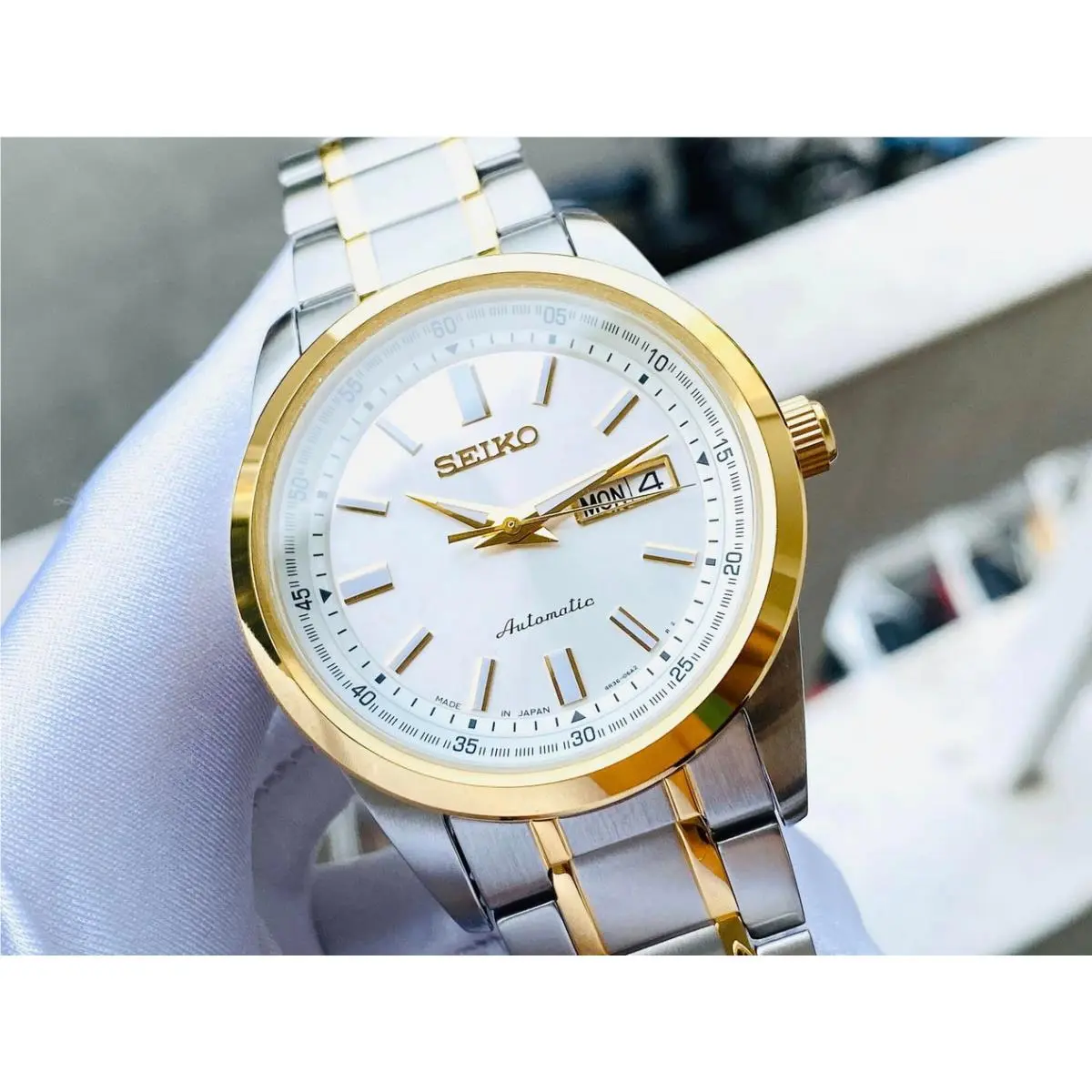 Automatic White Dial Date Day Indicator SARV004 Men`s Watch by Seiko