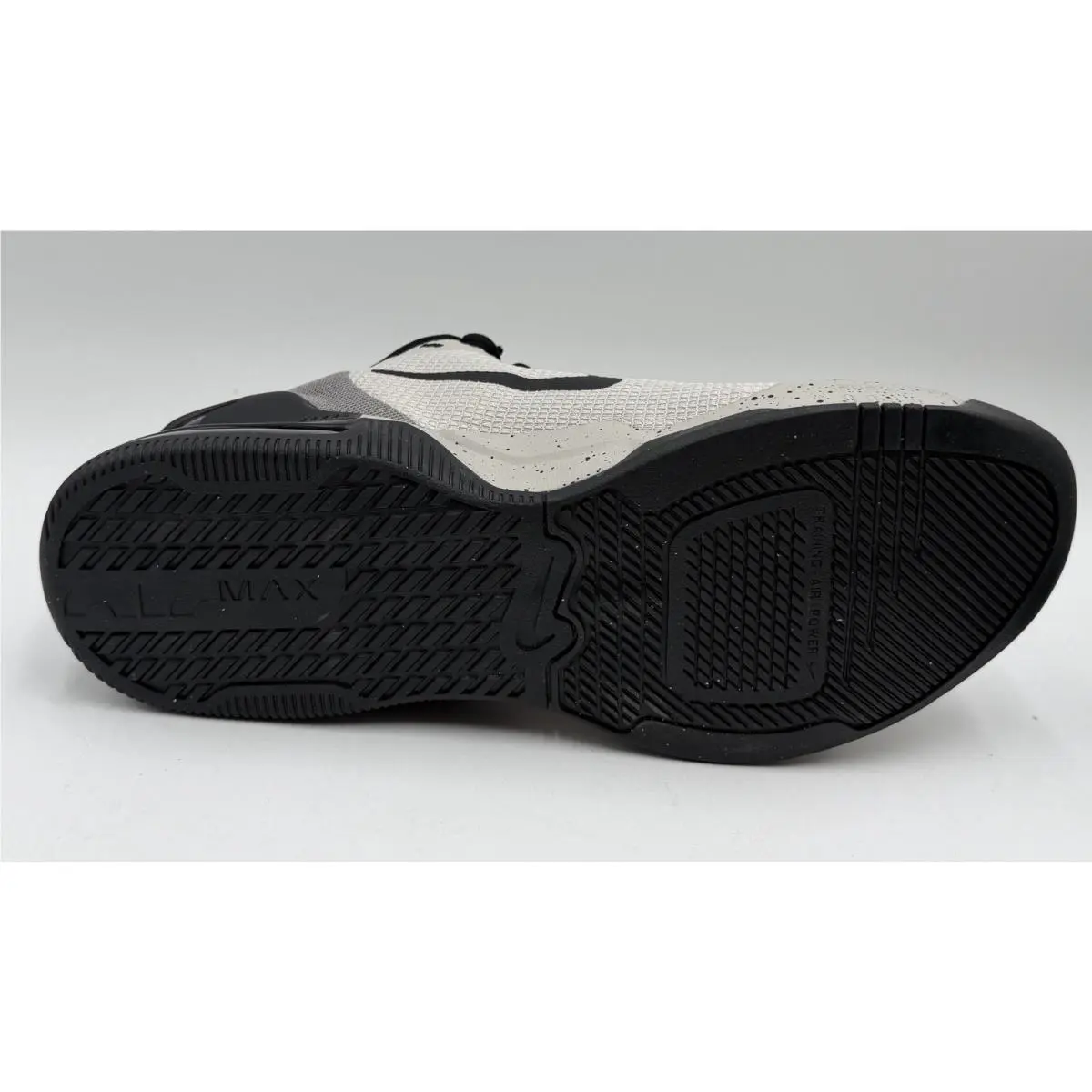 Nike shoes - air max alpha trainer 5 - black / white 7