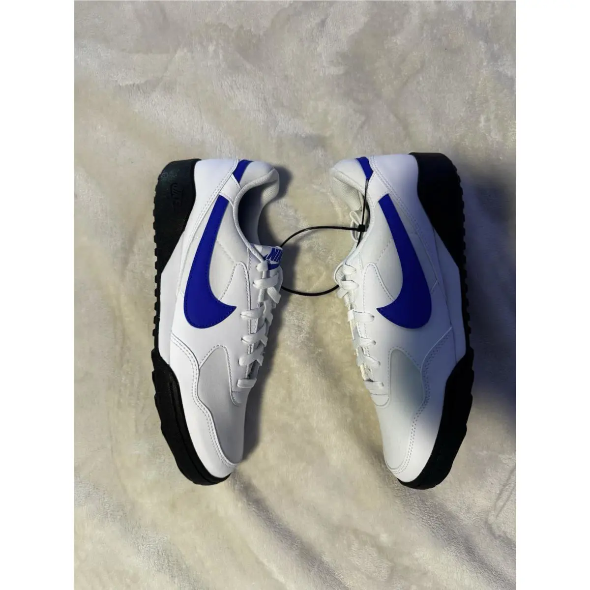 Nike shoes - White (UPC: 0198480621751) 1