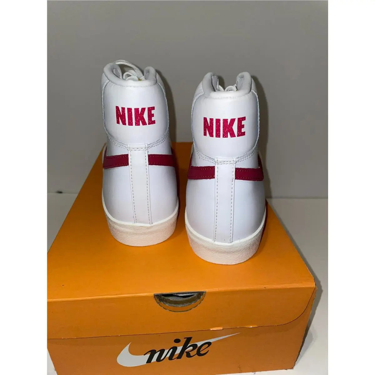 Nike shoes - White 3