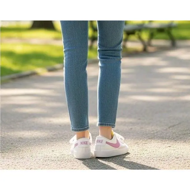 Nike shoes - Nike Blazer Low `77 - Blazer Low - White/Fushia 1