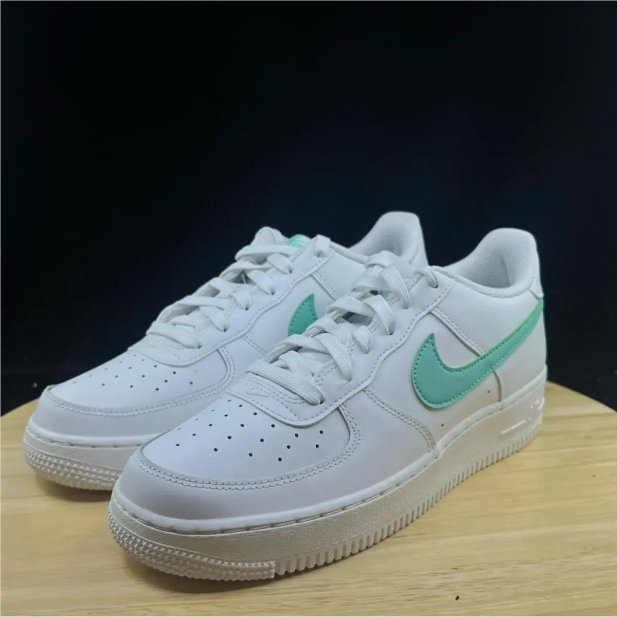 Nike shoes - White 5