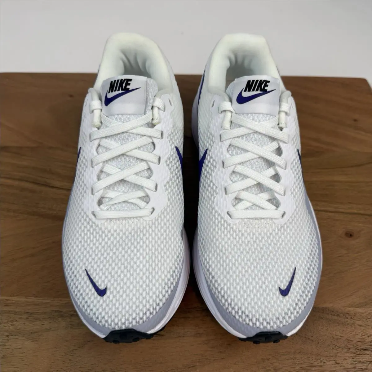 Nike shoes - White 4