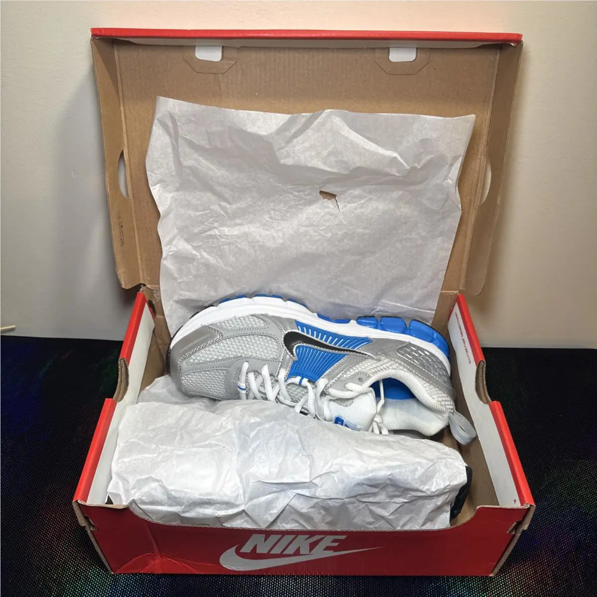 Nike shoes - Nike Vomero - Vomero - White (UPC: 197601027106) 10