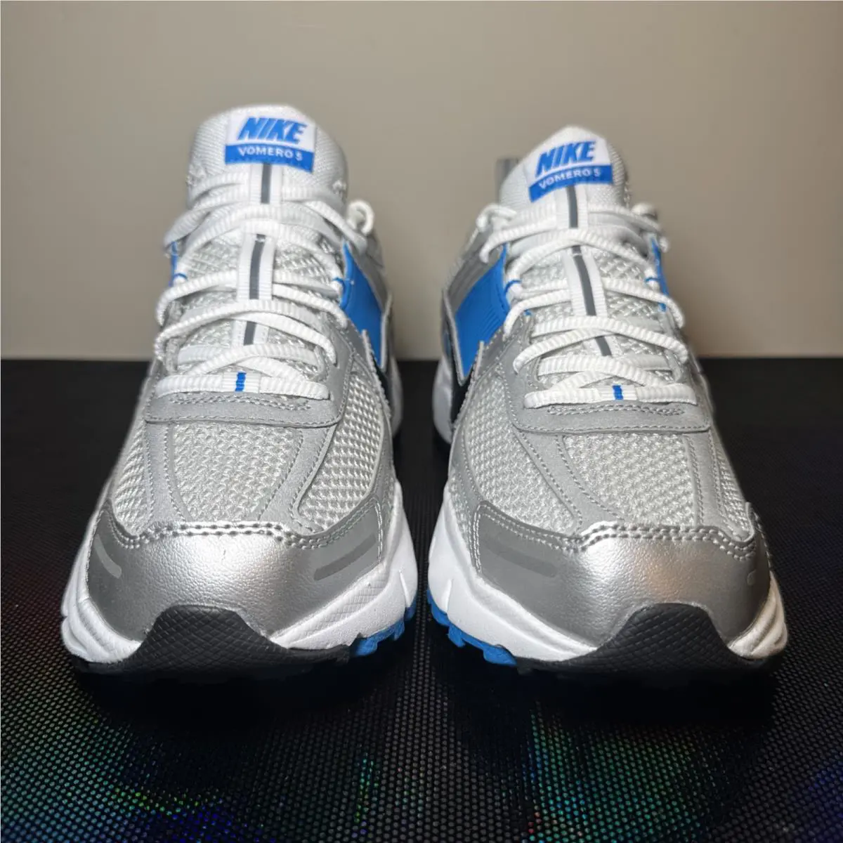 Nike shoes - Nike Vomero - Vomero - White (UPC: 197601027106) 0