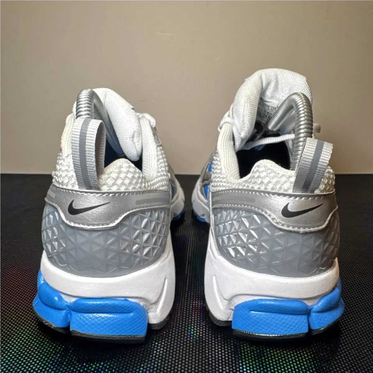 Nike shoes - Nike Vomero - Vomero - White (UPC: 197601027106) 3
