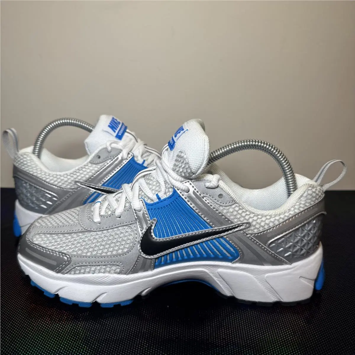 Nike shoes - Nike Vomero - Vomero - White (UPC: 197601027106) 7