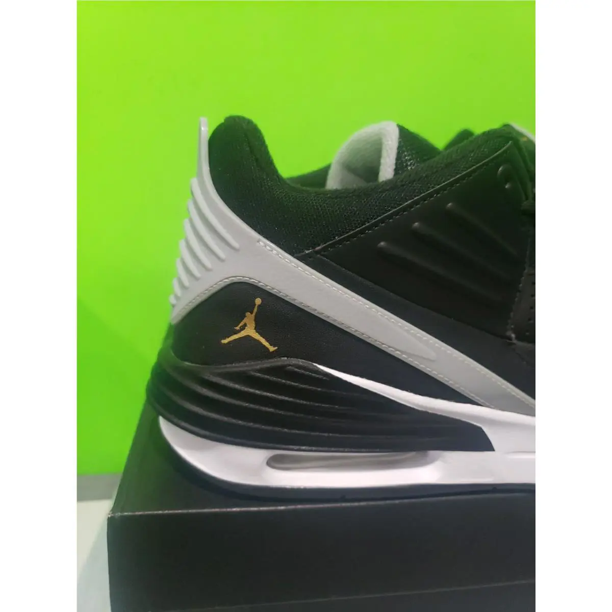 Nike shoes - Jordan Max Aura 5 - Max Aura - Black/Metallic Gold/White (UPC: 196969269098) 0