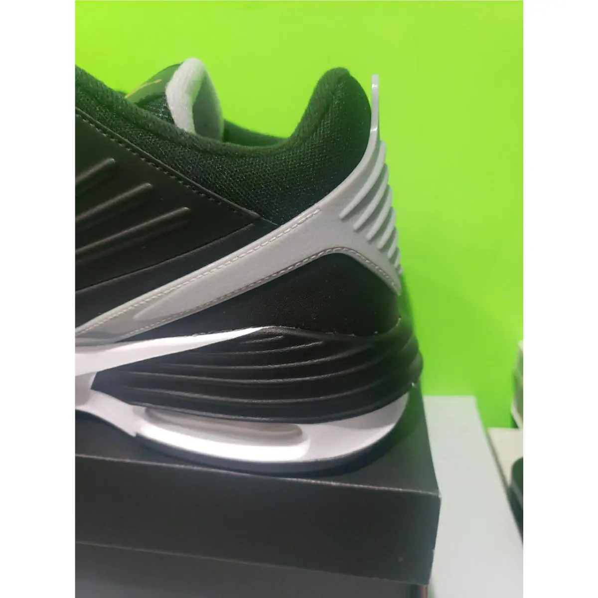 Nike shoes - Jordan Max Aura 5 - Max Aura - Black/Metallic Gold/White (UPC: 196969269098) 6