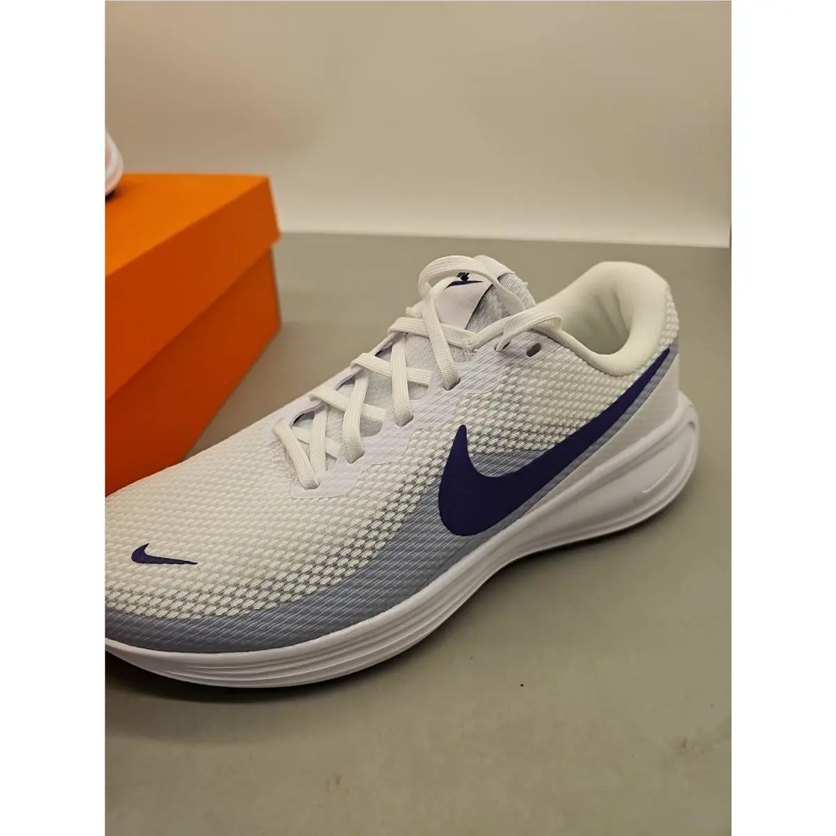 Nike shoes - Wmns Revolution 8 - Wmns Revolution - Hj8485104 - White 0