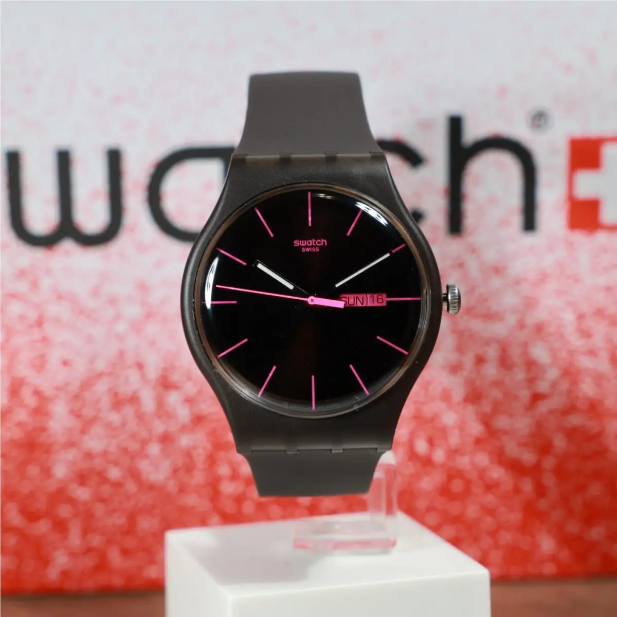 Gent Swiss Swatch Watch Brown Rebel SUOC700 Gray Black Pink Day Date 41MM