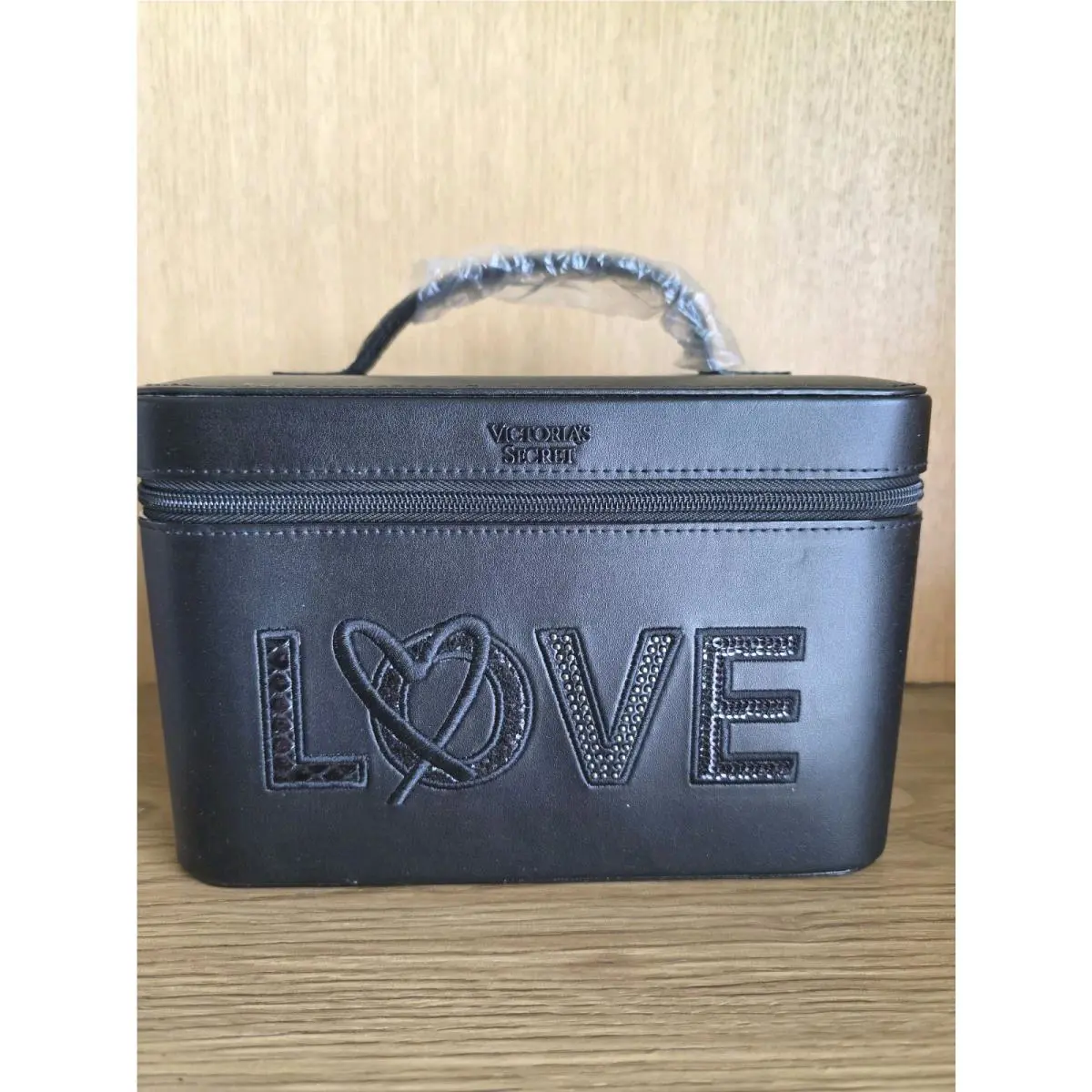 Victoria`s Secret Love Weekender Train Case Black