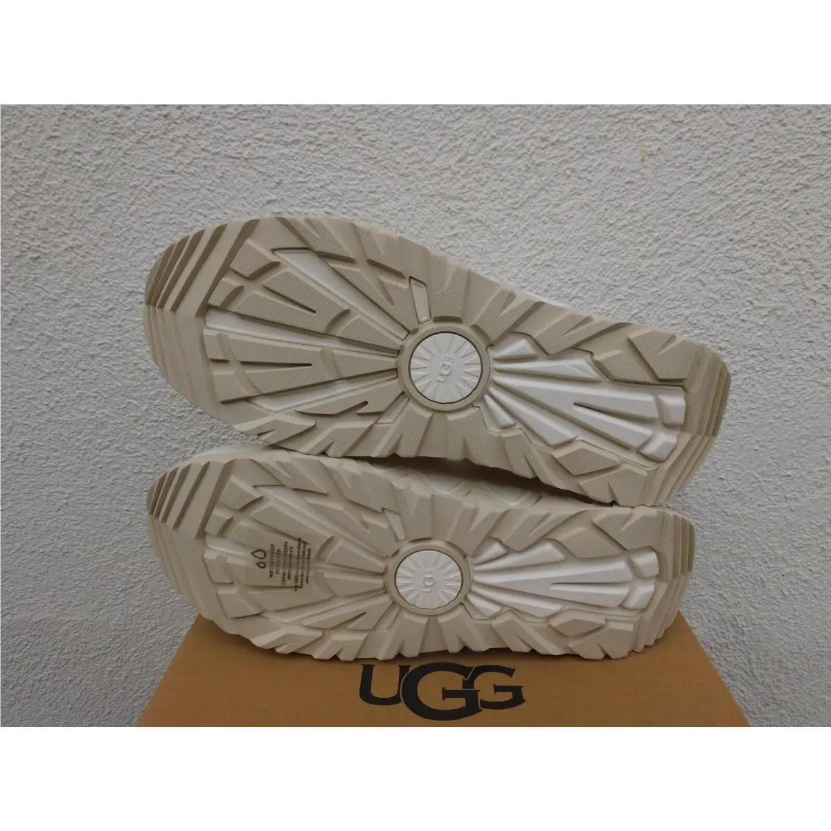 UGG shoes - UGG CapTrail - CapTrail - Beige 3
