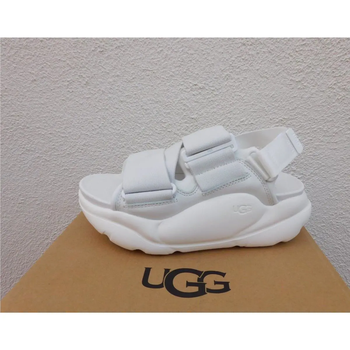 UGG shoes - UGG La Street - Street - White (UPC: 196565259820) 2
