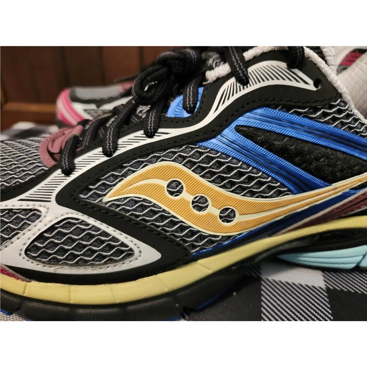 Saucony shoes - Saucony ProGrid Omni - ProGrid Omni - S70739-65 - BLACK/MULTI 12