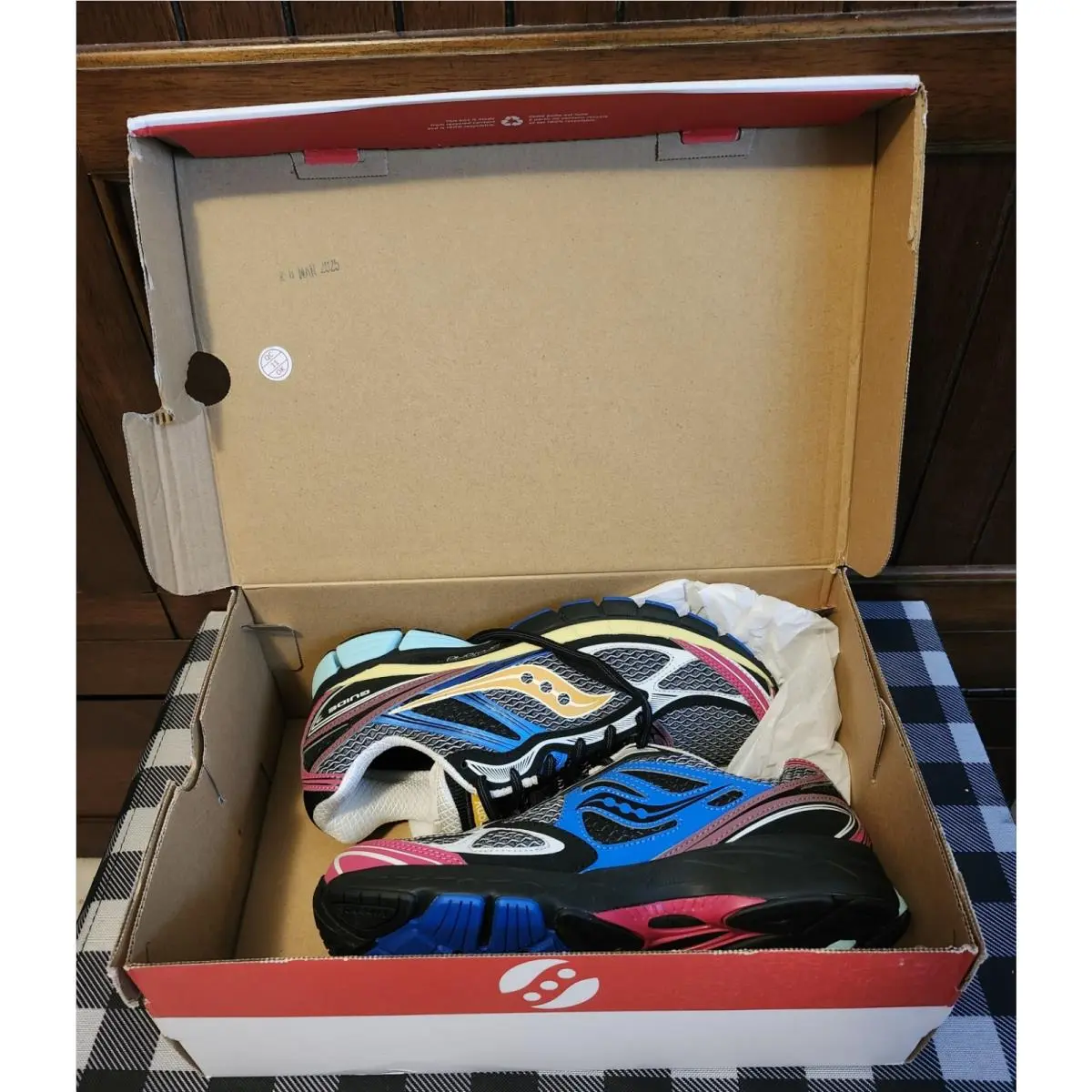 Saucony shoes - Saucony ProGrid Omni - ProGrid Omni - S70739-65 - BLACK/MULTI 20