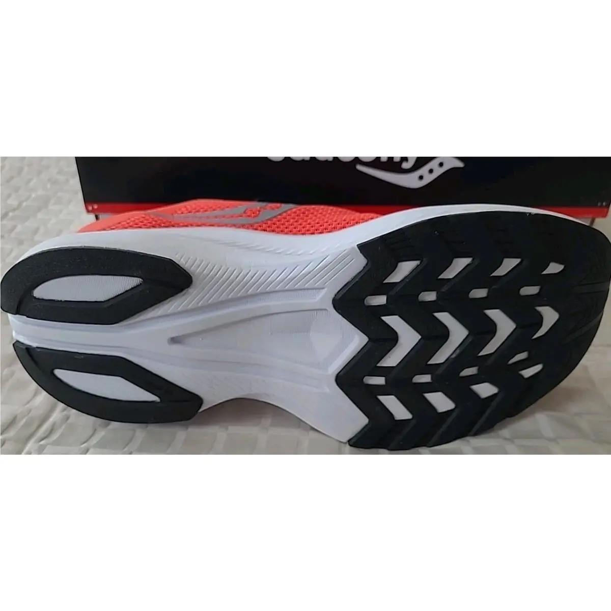 Saucony shoes - Saucony Axon 3 - Axon - S20826-32 - Red 12