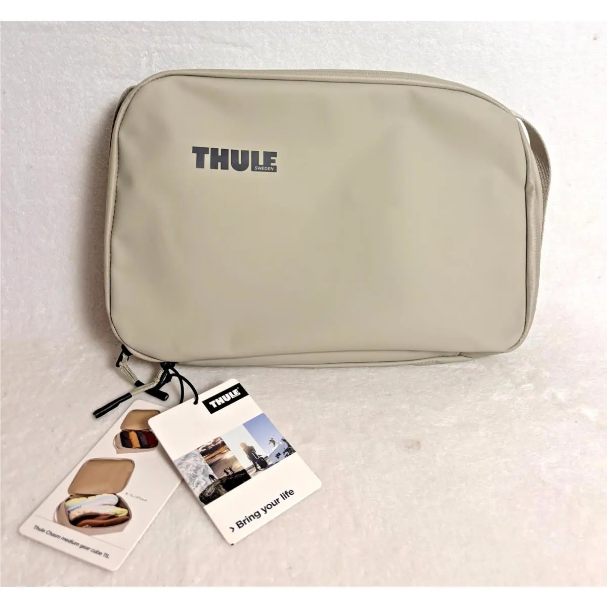 Chasm 11L Medium Gear Cube in Soft Sand by Thule