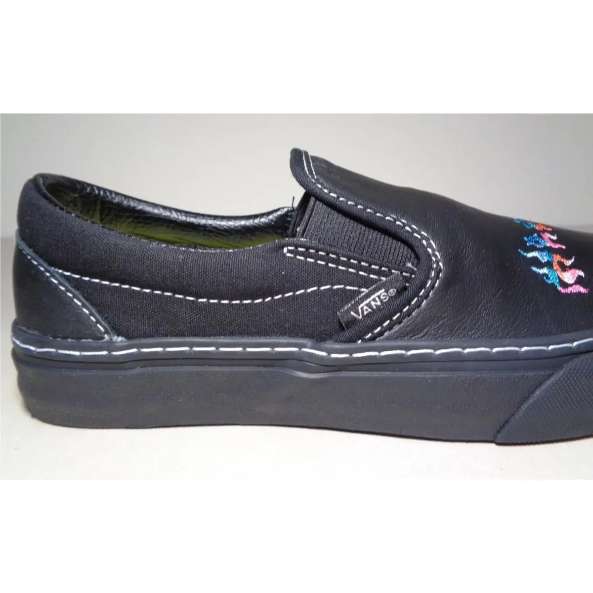 Vans shoes - Black (UPC: 195439326095) 1