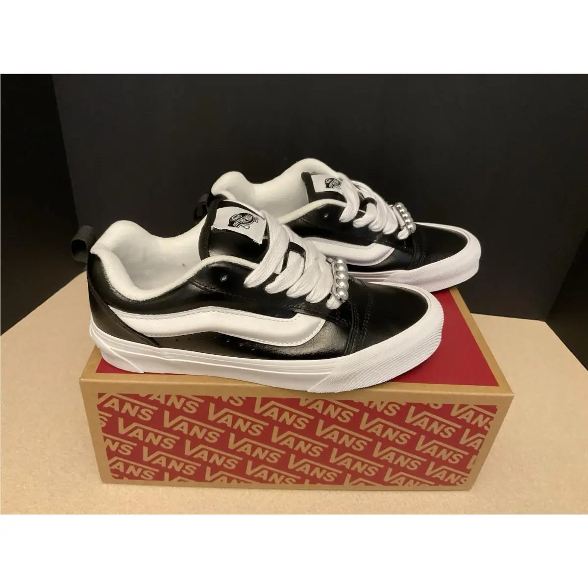 Womens Vans Knu Skool Metallic Leather Black Athletic Shoes. Size 7.5. Nice