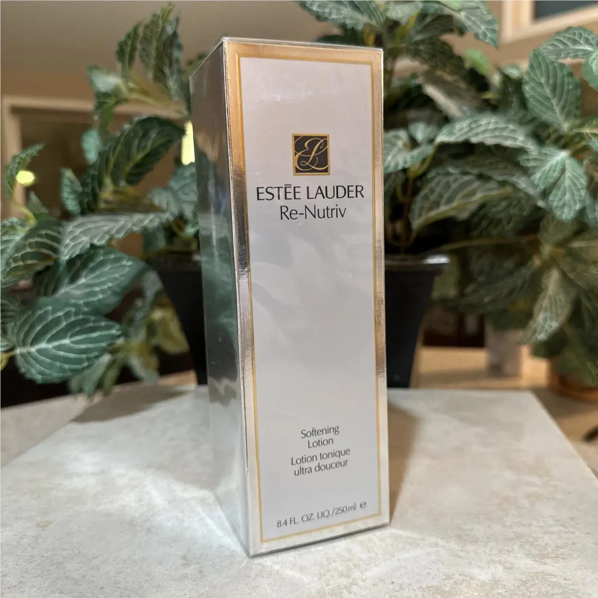 Estee Lauder Re-nutriv Softening Lotion 8.4 oz/250 ml