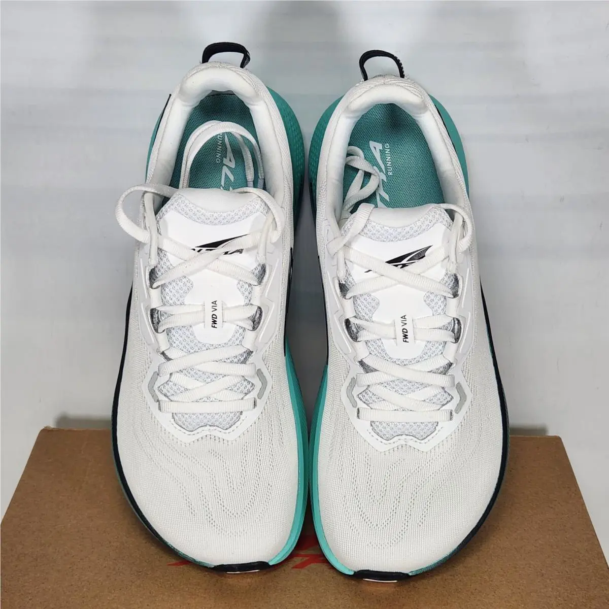 Altra shoes - White 1