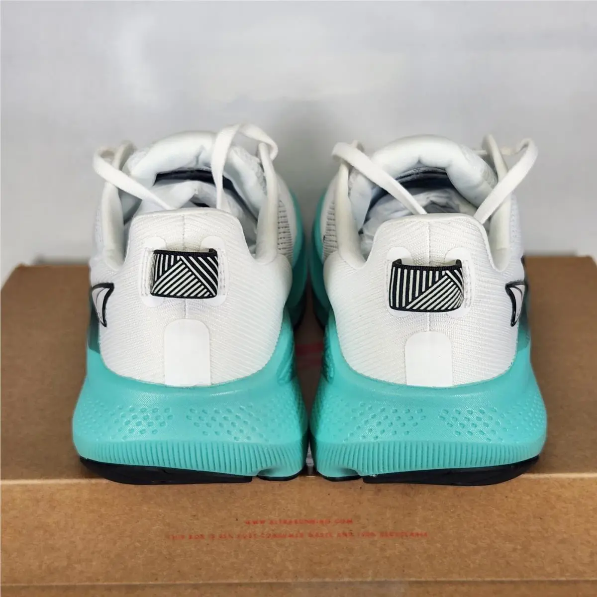 Altra shoes - White 2