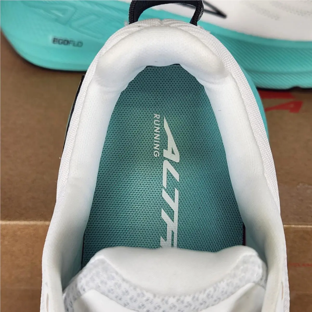 Altra shoes - White 3