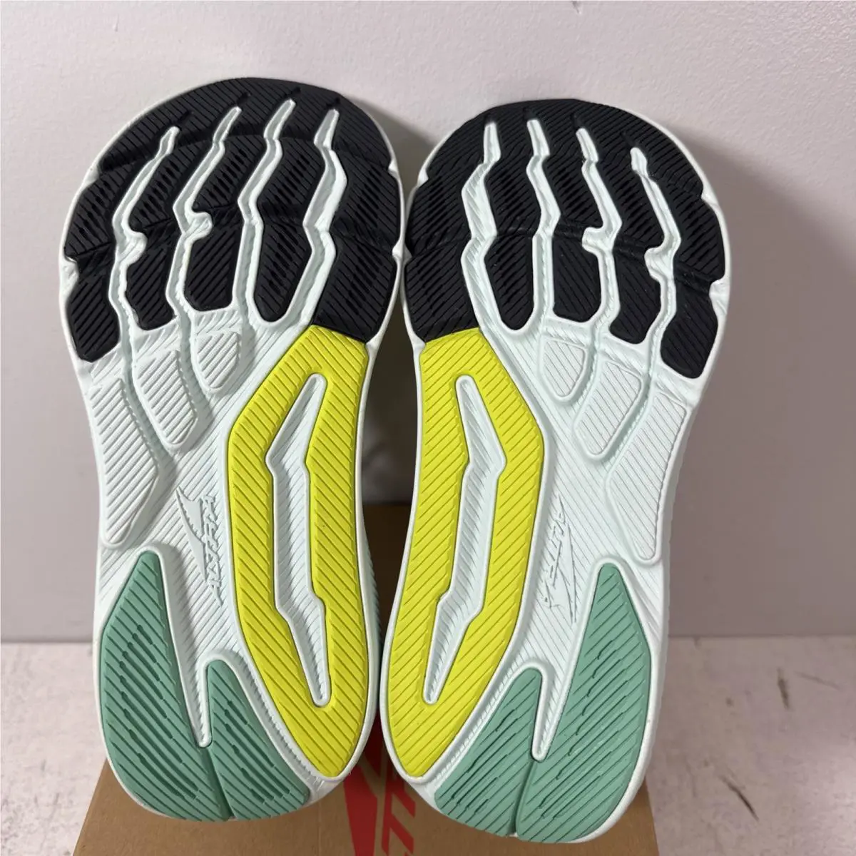 Altra shoes - Altra Experience Form - Experience Form - AL0A85NU3344 - Lime (UPC: 0197065895648) 5