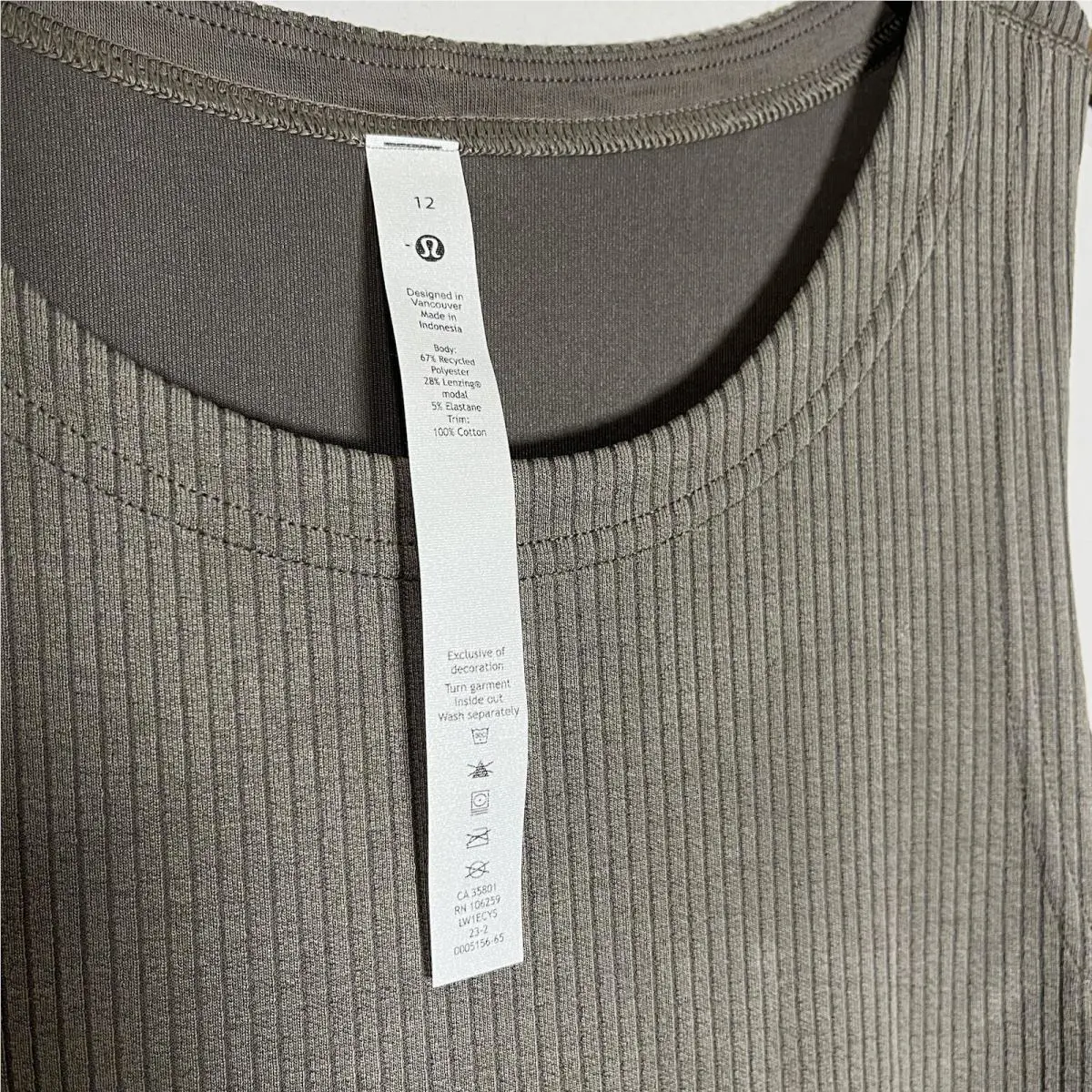 Lululemon clothing - Beige 2