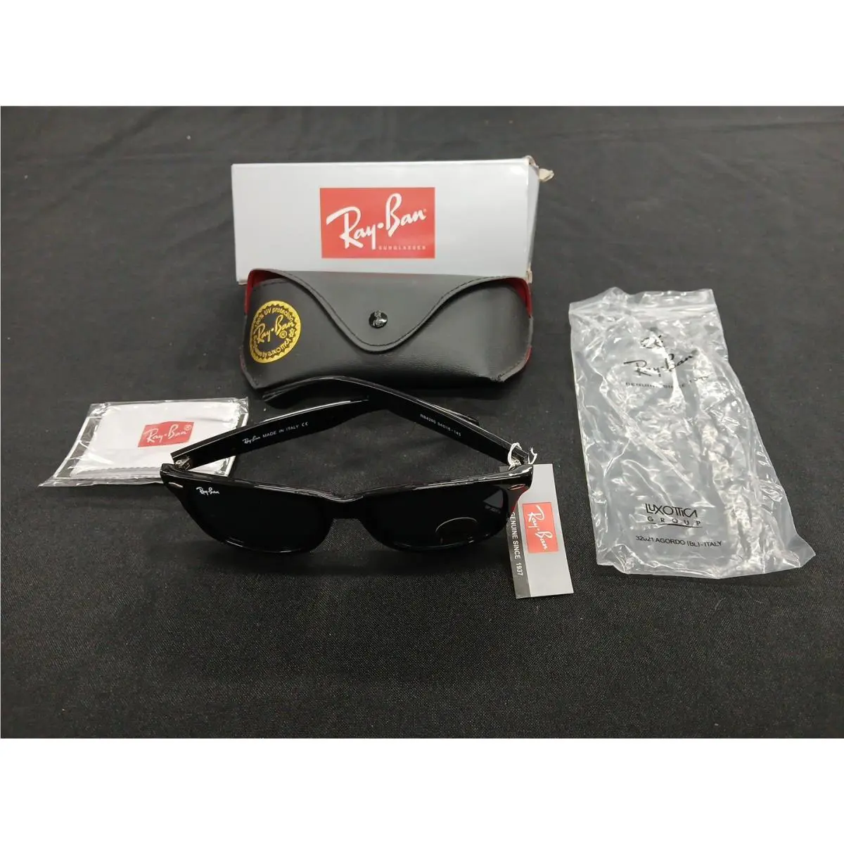 Ray Ban RB4260 54■16-145 Black Wayfayers Sun Glasses with Case / Cloth / Box