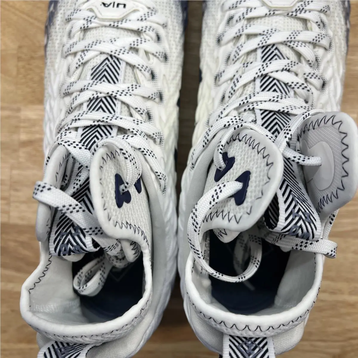 Under Armour shoes - Under Armour Spotlight MC - Spotlight - 3026334-106 - White 9