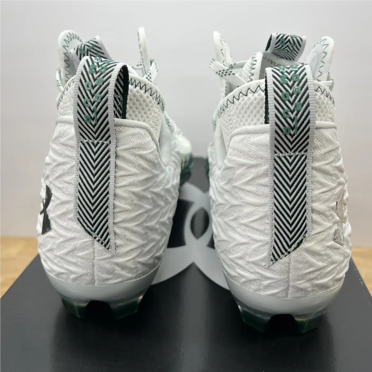 Under Armour shoes - Under Armour Spotlight MC - Spotlight - 3026334-105 - White 7