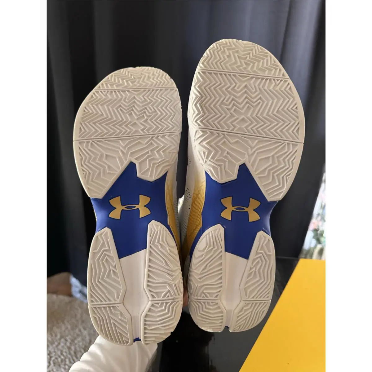 Under Armour shoes - Under Armour Curry 2 - Curry - 1259007-602 - White 1